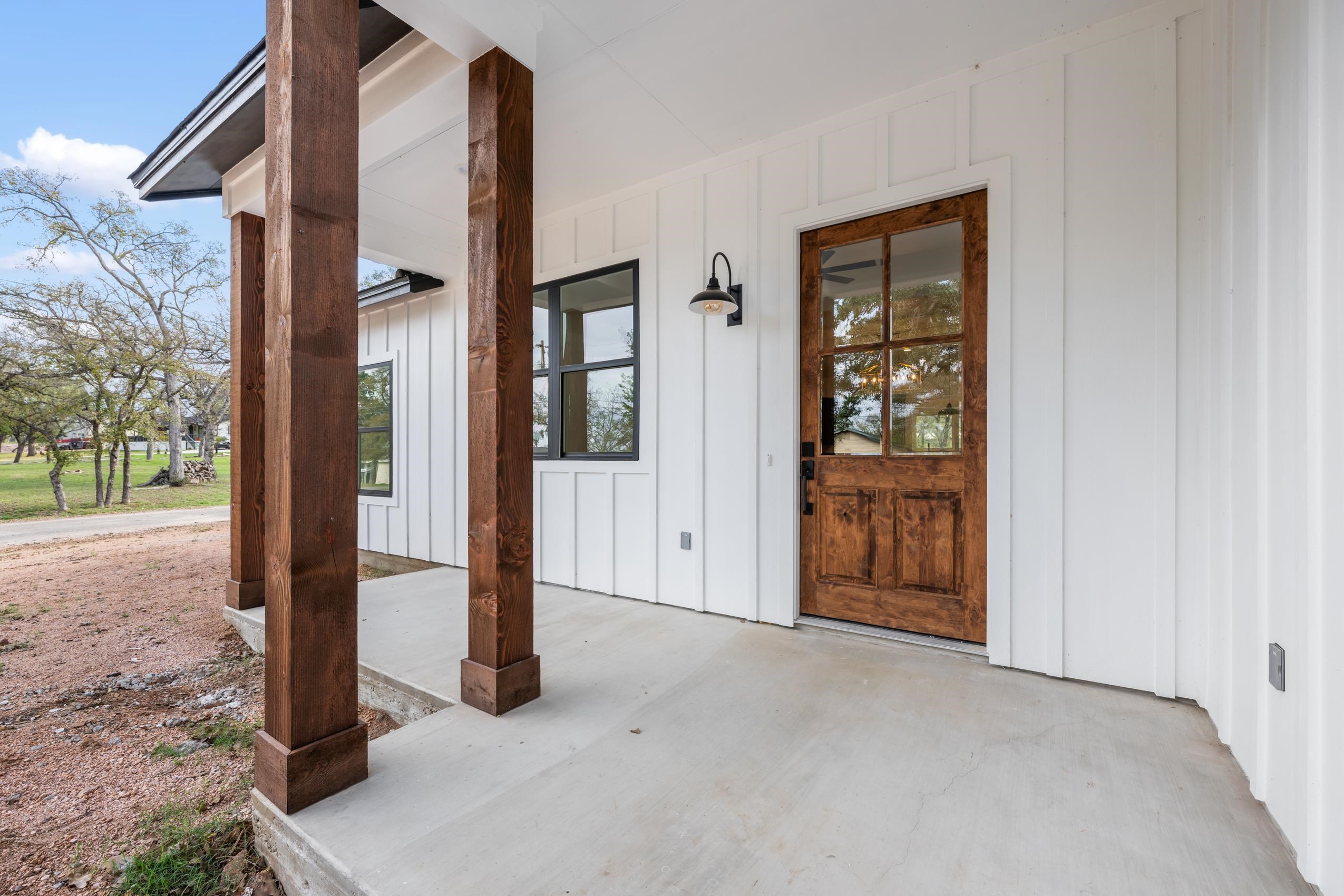 830 Woodland Hills Dr