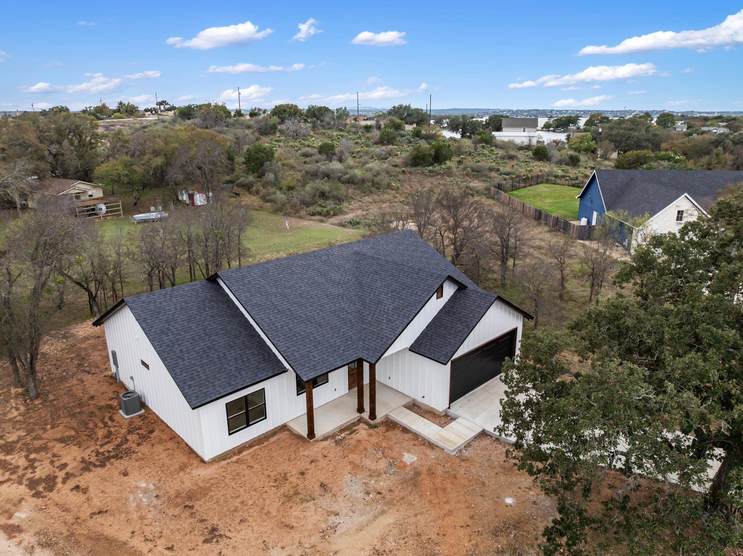 830 Woodland Hills Dr