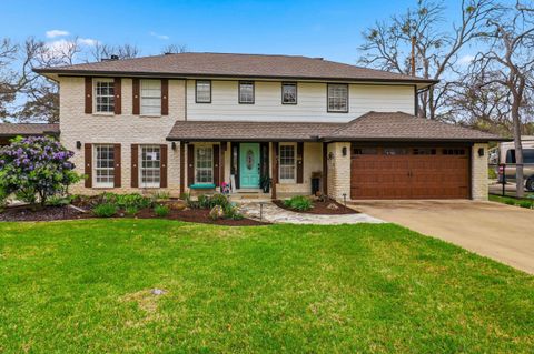 Photo of 434 E Castleshoals Dr, Granite Shoals, TX 78654 (MLS # 176898)