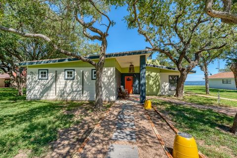 Photo of 610 Cedar Dr, Buchanan Dam, TX 78609 (MLS # 175706)