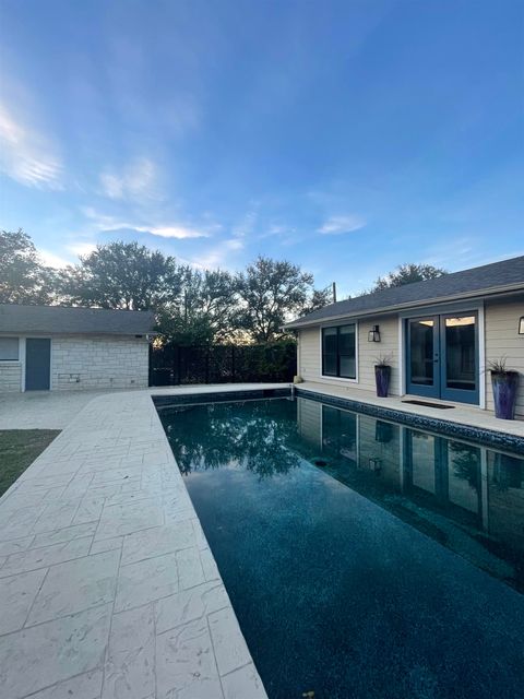 Photo of 505 Avenue E, Marble Falls, TX 78654 (MLS # 174060)