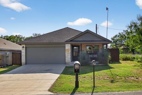 Photo of 830 Cypress Lane, Cottonwood Shores, TX 78654 (MLS # 177058)