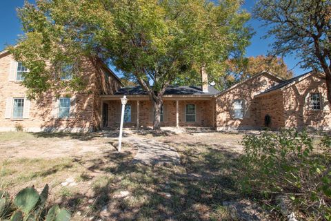 Photo of 1307 Nix Rd, Lampasas, TX 76550 (MLS # 175619)