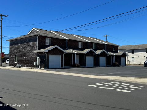 720-740 Avenue G Seaside OR 97138