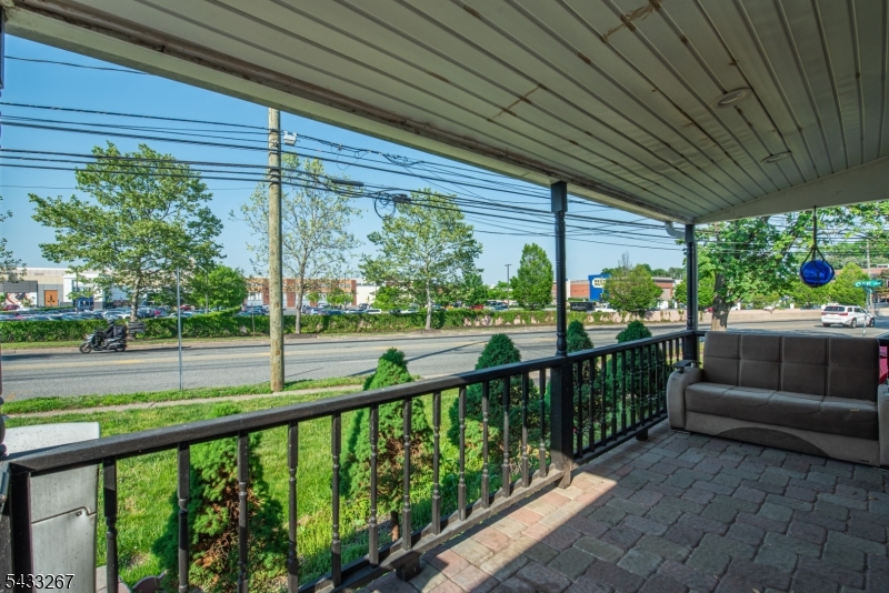 42 W Spring Valley Ave