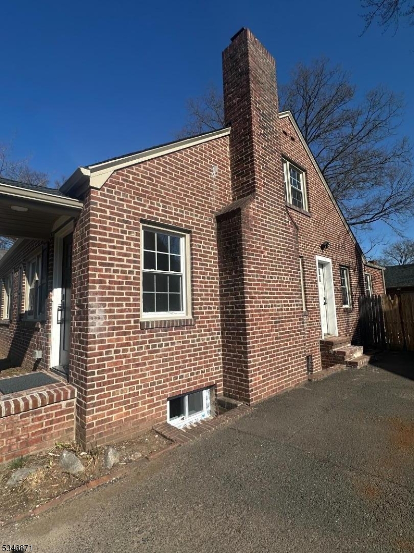 258 N Jackson Ave
