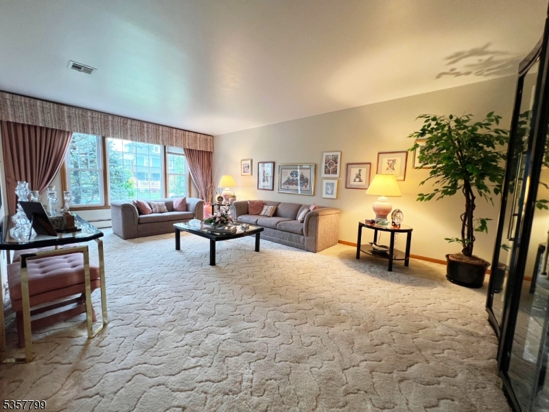 13 Hillside Rd