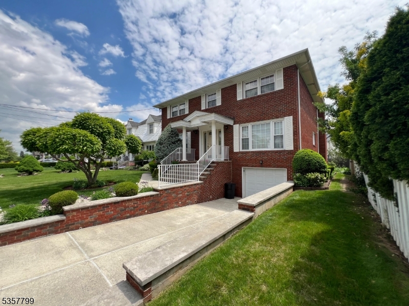 13 Hillside Rd