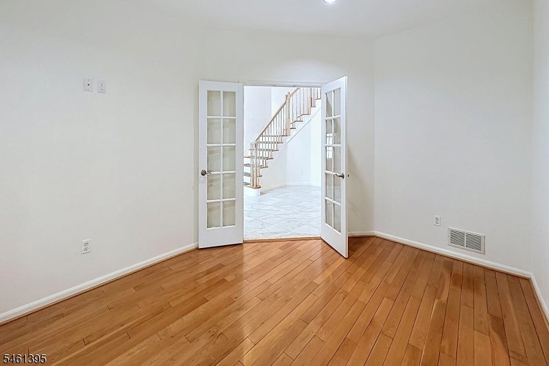 33 Rose Ln