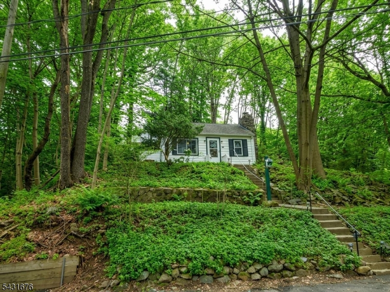 48 Vail Rd
