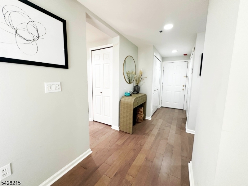 406 Jefferson Court PH6