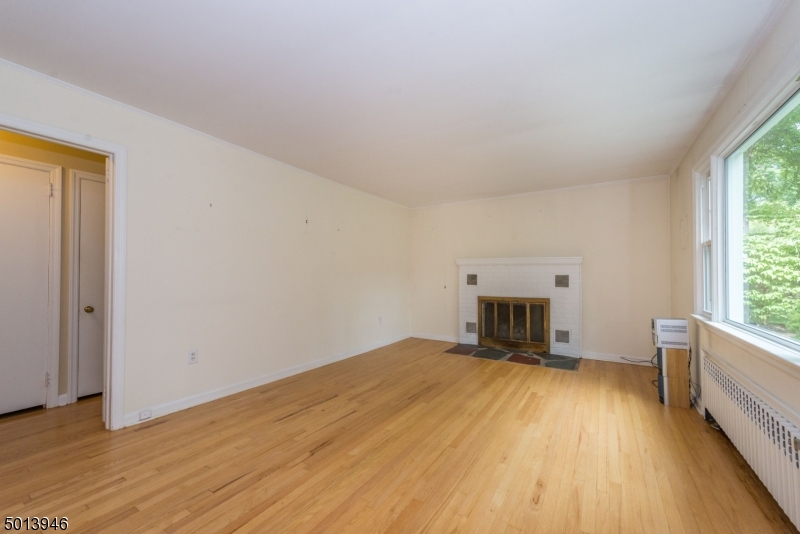 329 Morris Ave