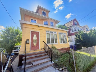 50-52 Chapman Pl Irvington Twp. NJ 07111