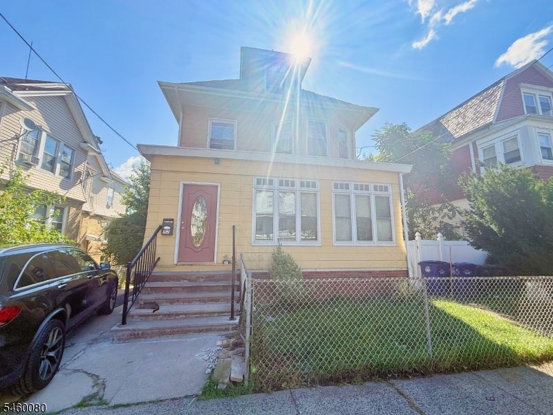 50-52 Chapman Pl