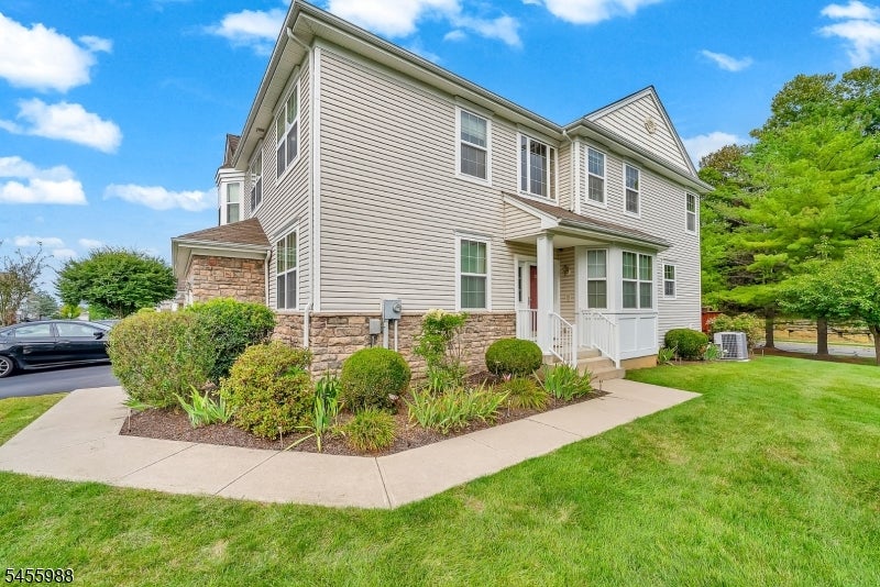 40 Indian Field Dr