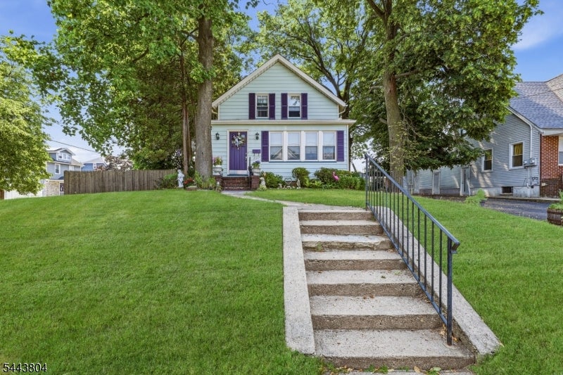 237 Broughton Ave