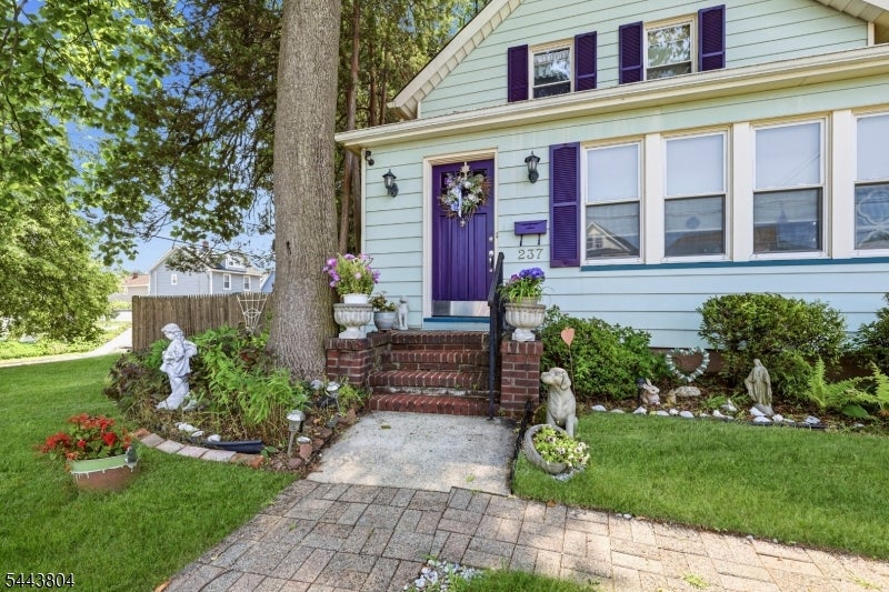 237 Broughton Ave