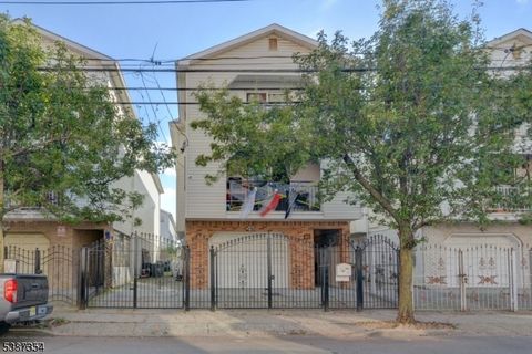 65 Oliver St Newark City NJ 07105