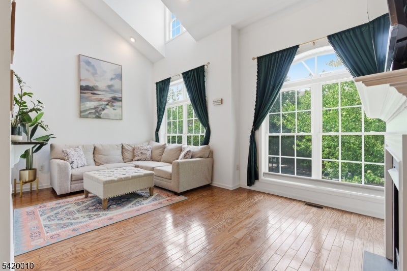 605 Donato Cir