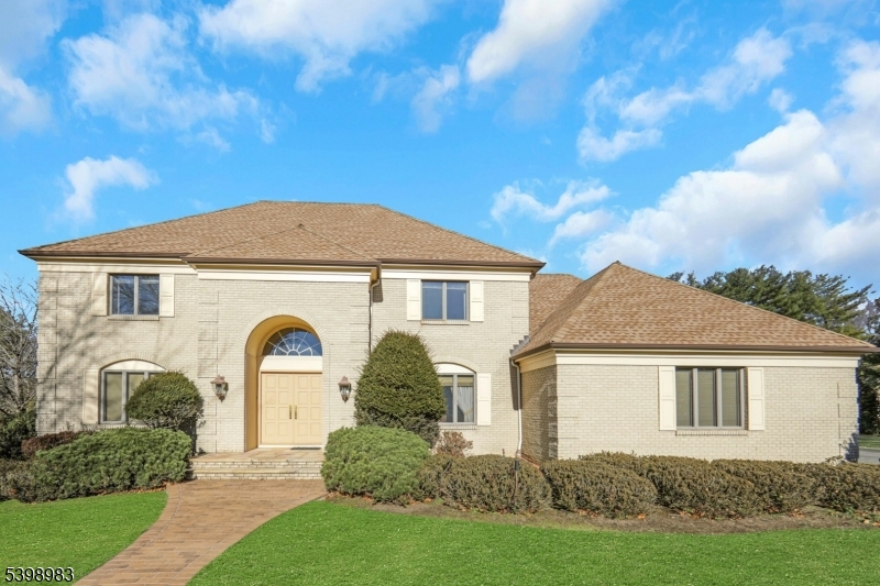 300 Forsythia Ct