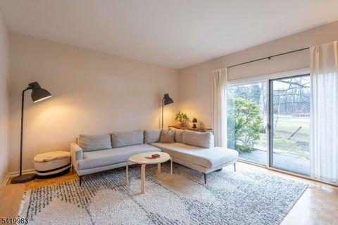 38 Keats Way Morris Twp. NJ 07960