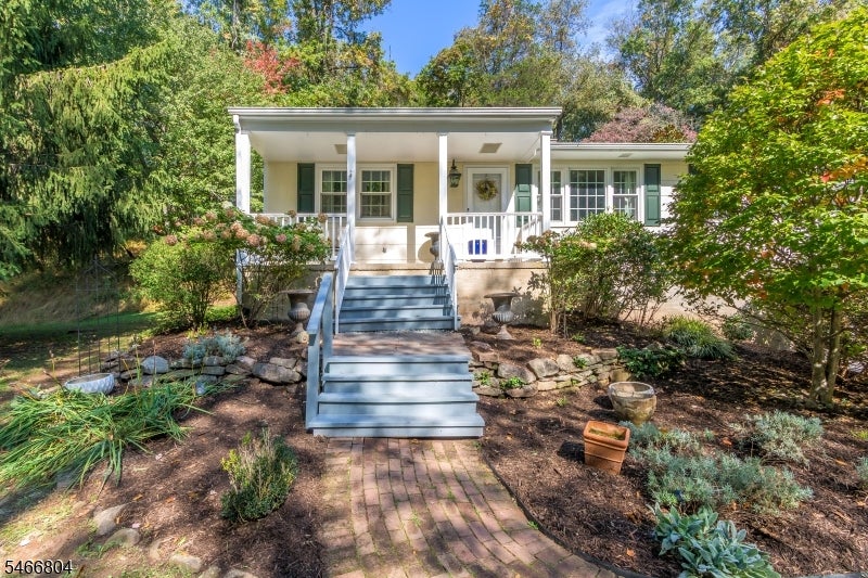 8 Prescott Cir