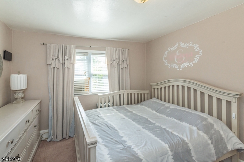 31 Zeliff Ave