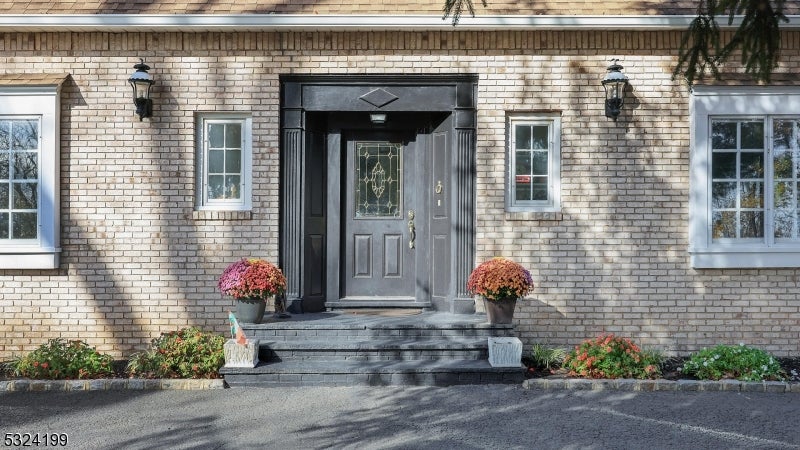 89 East Dr
