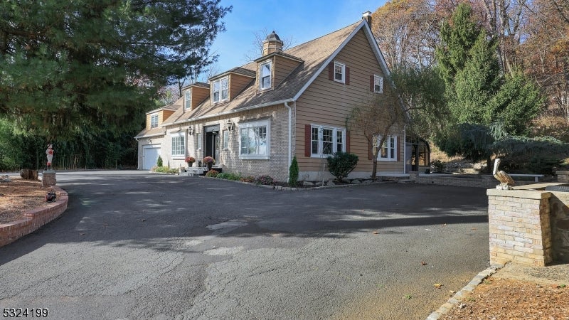 89 East Dr