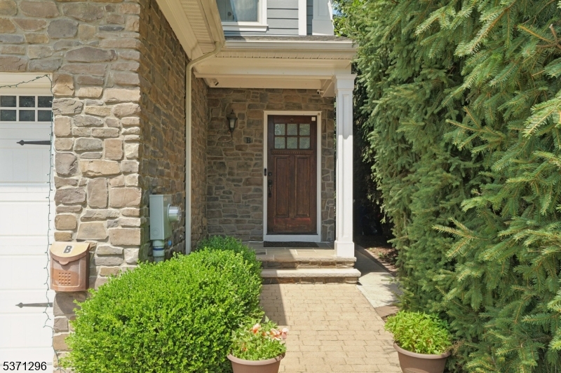 61B Mechanic St