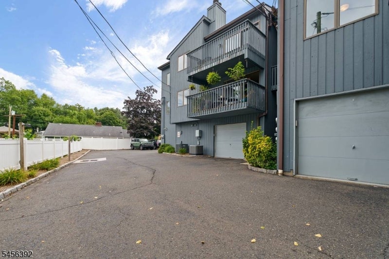 555 Riverside Ave 12