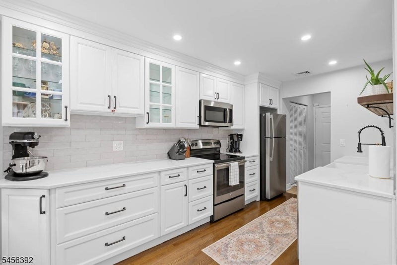 555 Riverside Ave 12