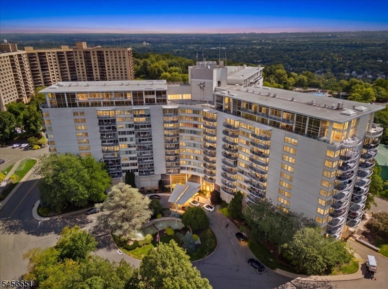 1 Claridge Dr 501