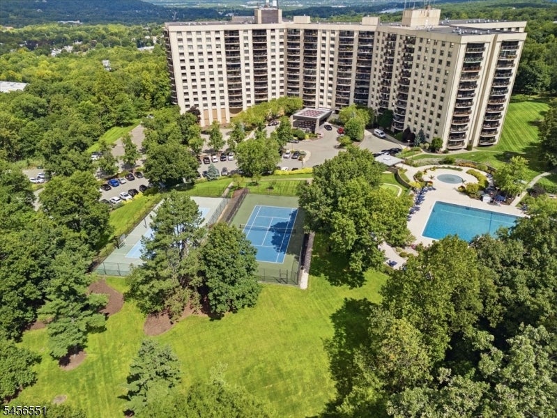 1 Claridge Dr 501
