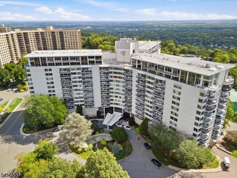 1 Claridge Dr 501