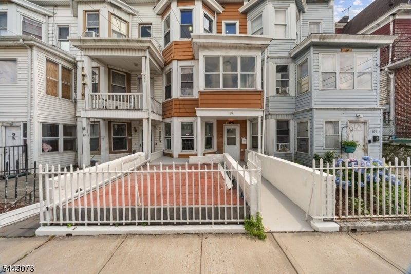 97 Sherman St