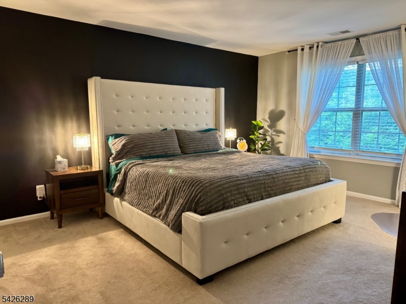 322 Stratford Pl 322