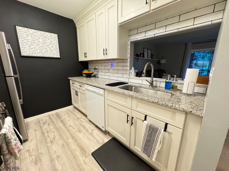 322 Stratford Pl 322