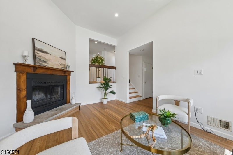 103 Park Ave B5