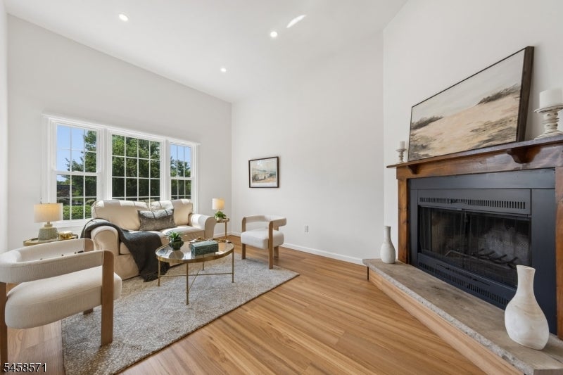 103 Park Ave B5