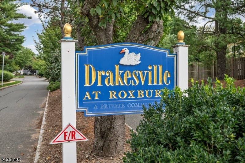 60 Drake Ln