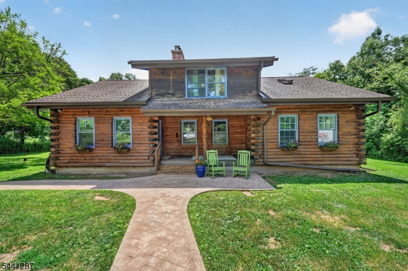 2 Pine Ct