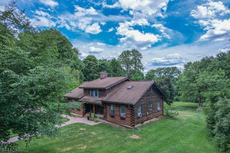 2 Pine Ct