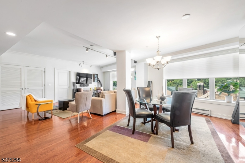 48 S Park St 617