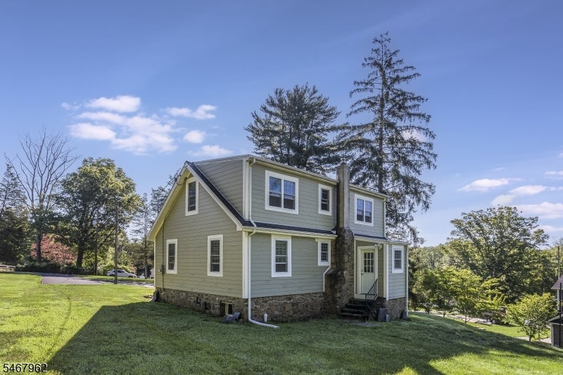 16 Chester Pl