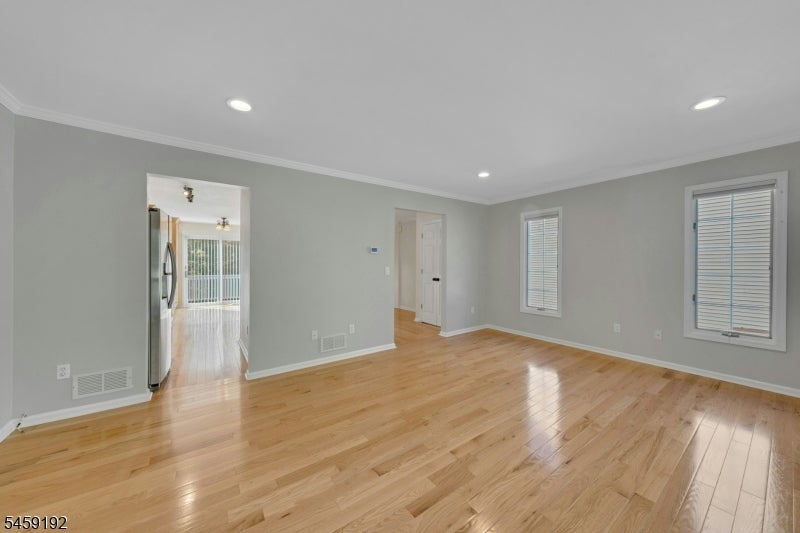 16 Joanne Dr