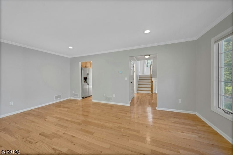 16 Joanne Dr