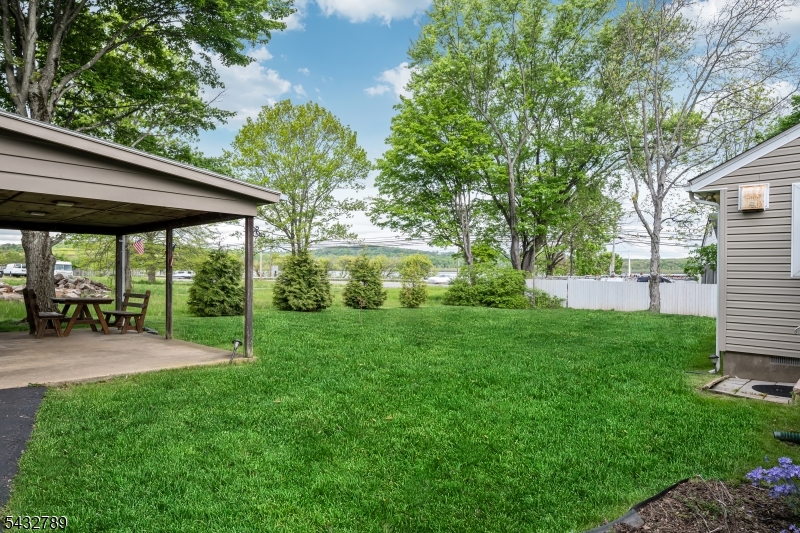 6 Outlook Ave
