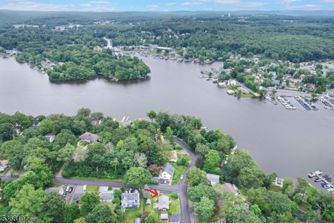 Photo of 8 Blanche Dr, Jefferson, NJ 07849 (MLS # 3994103)