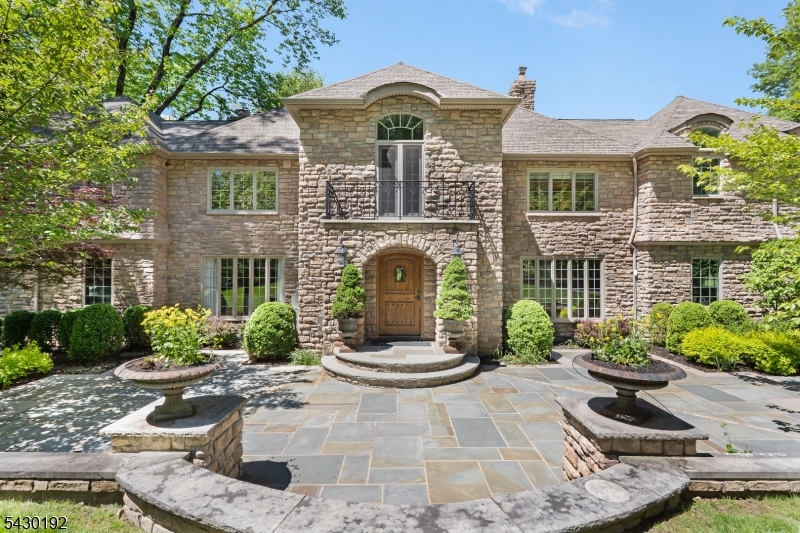 23 Saddle Hill Rd